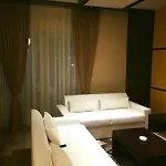 Ξενοδοχείο Daku 4*