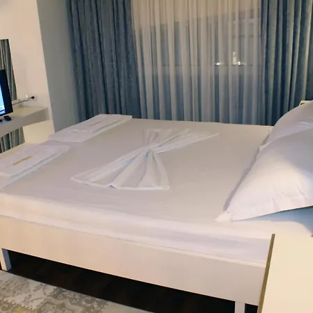 Hotel Daku 4*