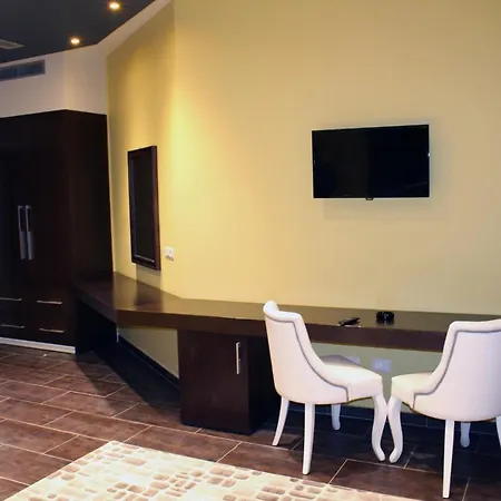 Hotel Daku 4*