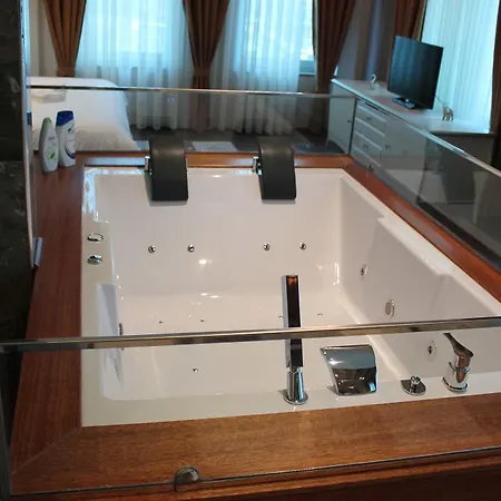 Daku Hotel 4*