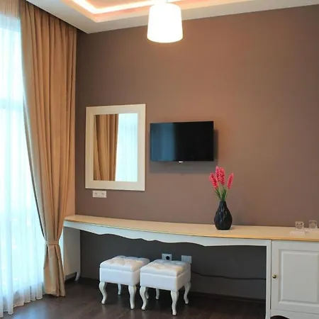 Daku Hotel 4*